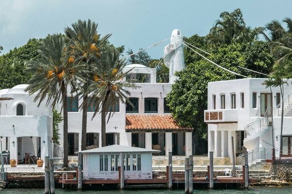 Ventajas y desventajas de comprar una casa de lujo en Miami